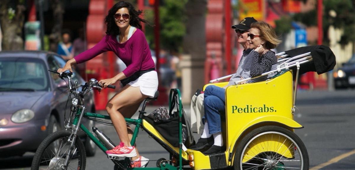 ทัวร์กับรถสามล้อ Pedicab เที่ยวไชน่าทาวน์และเข้าซอยเล็กๆที่เมืองวิคตอเรีย