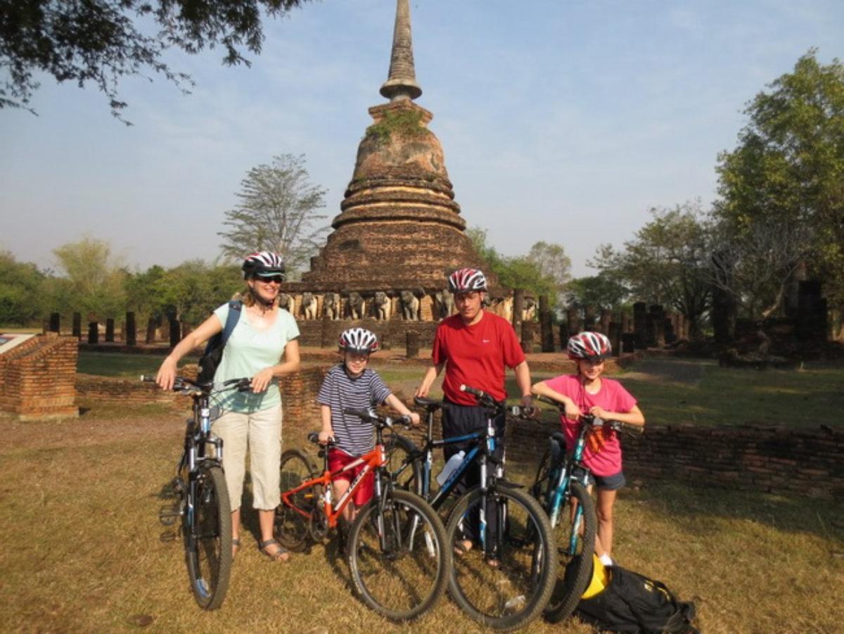 Cycling tour Sukhothai Historical Park (Half Day)