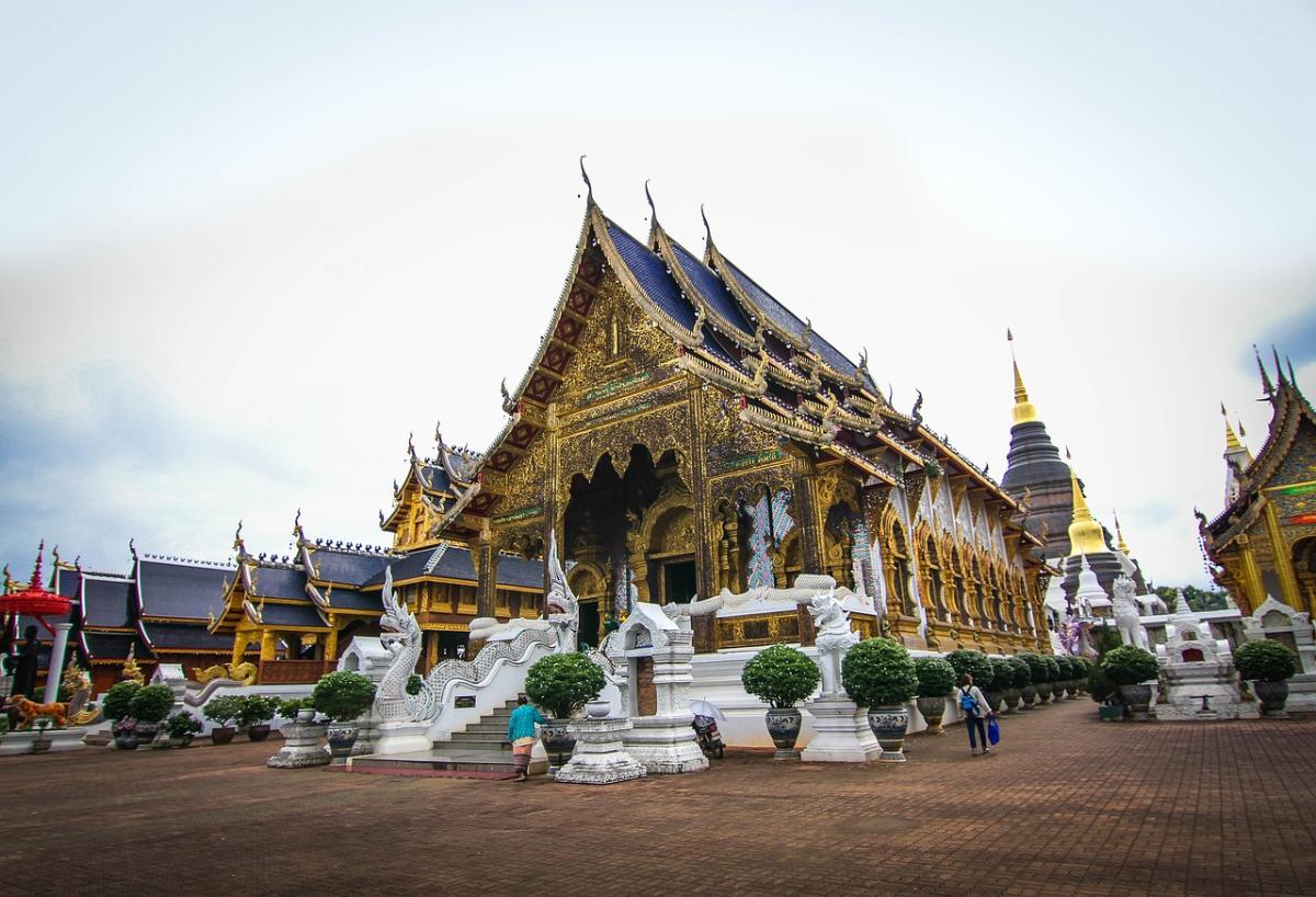 แพคเกจ พระพุทธบาทสี่รอย-ไหว้พระ9 วัด เชียงใหม่ (2D1N)